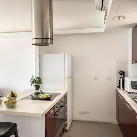 Bay 304 *